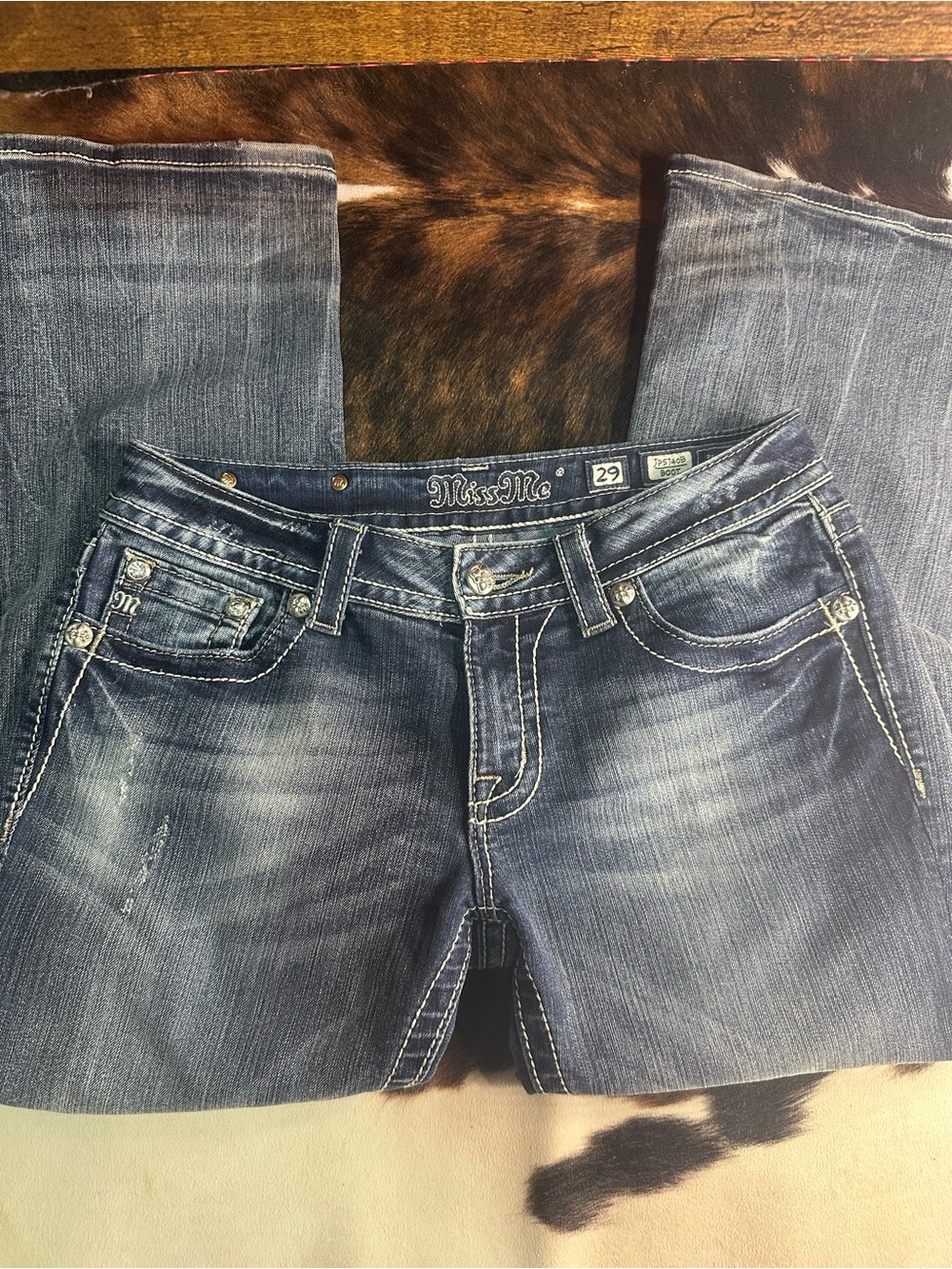 Miss Me Y2K Fleur De Lis Wing Rhinestone Bootcut Jeans Size 29